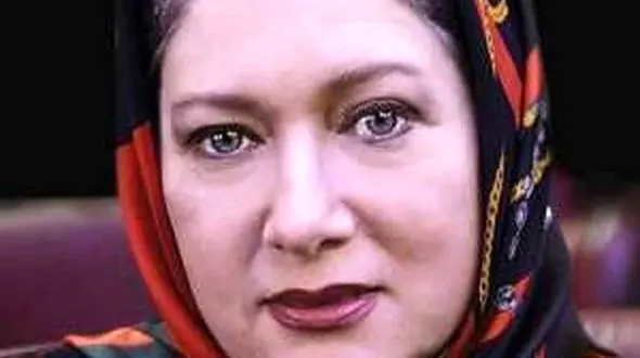 نگاهی کوتاه به زندگی پرفراز و نشیب خانم بازیگر / فریبا متخصص کیست؟!