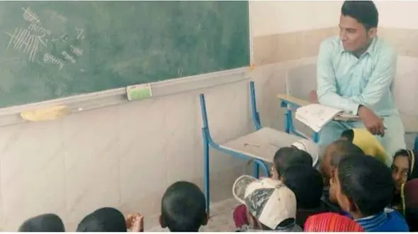 
مدرسه‌ای در ایران که با یک عکس و توییت جهانی شد+ عکس
