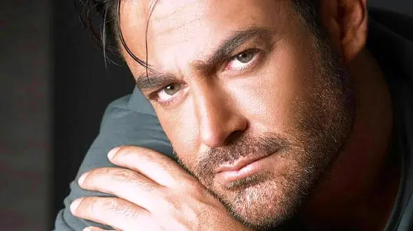 رژه ماشین های سوپر لوکس گلزار در تهران + فیلم