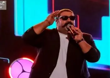 فیلم آواز شاد / بهنام بانی خواهرشو واسه تولدش تو کنسرتش با این آهنگ غافلگیر کرد چقدر شبیهن 