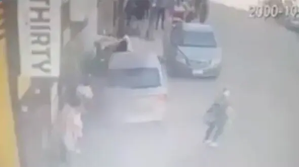 آقازاده کودک فاجعه آفرید / او 2 زن و یک بچه را زیر گرفت + فیلم صحنه / قاهره