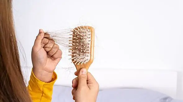 میزان ریزش مو تا چه حد طبیعی است؟
