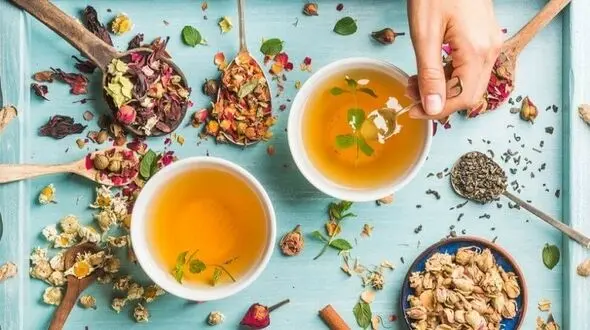 درمان فوری نفخ شکم با چای های گیاهی