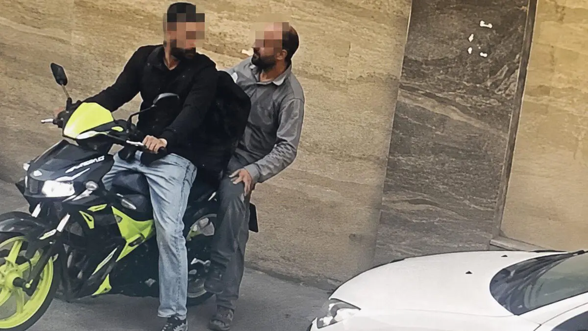 فیلم سرقت 40 ثانیه‌ای از خودرویی در خیابان دماوند تهران / پیام عجیب مالباخته : اگر اموالم را پس ندهید چهره تان منتشر می شود