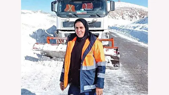 مهناز بهرامی در جاده های برفی کولاک می کند + عکس و گفتگو