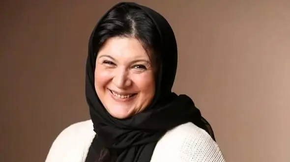 واقعا این خانم با این لباسها در ایتالیا “ریما رامین فر” در جوانی است/ عکس