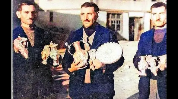 گنج افسانه ای که 3 کارگر کوره آجرپزی پیدا کردند + عکس های باورنکردنی