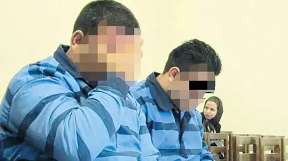 از بالای دیوار داخل خانه پریدم پسر همسایه لباس نامرتبی داشت و خواهرم ...... +عکس 