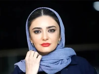 فیلم و عکس ها / نگاهی به جهیزیه و چیدمان خانه مجلل لیندا کیانی بعد عروسی با مرد رویاهایش / از مبلمان کلاسیک و پرده‌های اشرافی تا گل شمعدونی