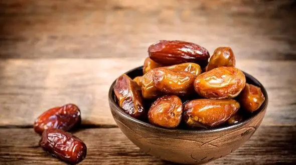 با خوردن روزانه 4 خرما ویتامین های بدن تان را تامین کنید