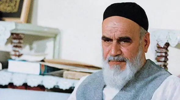 فیلم / سیلی امام خمینی در 21 سالگی به گوش پیرمرد 75 ساله !
