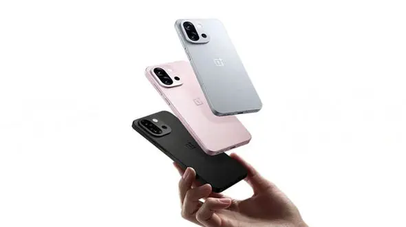 سورپرایز وان‌پلاس: اندازه نمایشگر وان‌ پلاس 13T کاربران را شوکه کرد!