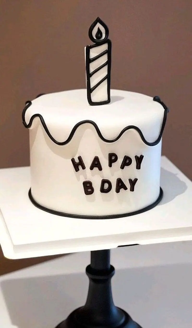کیک تولد سفید مشکی مردانه