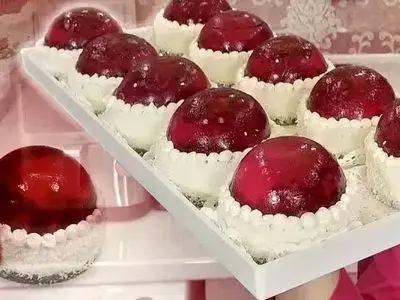 طرز تهیه چیز کیک انار مجلسی برای شب یلدا + فیلم آموزش مرحله‌ به‌ مرحله