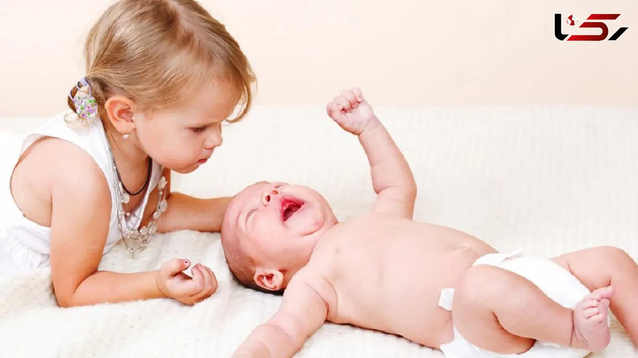 بررسی 2 کودک با اختلاف سنی کم