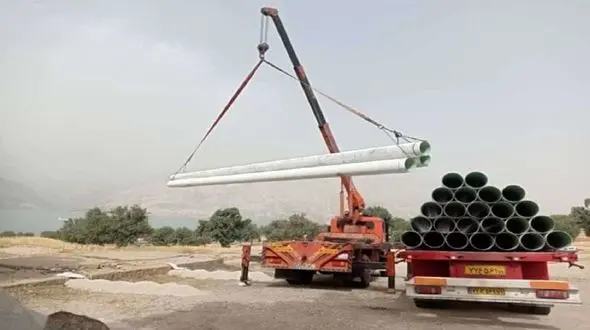 نخستین محموله لوله های انتقال آب به دزپارت رسید / دبی برداشت آب در این طرح ۱۰۰ لیتر در ثانیه خواهد بود + عکس