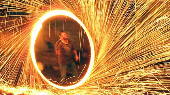 حمله با نارنجک دست ساز به مامور پلیس در منطقه فلاح تهران