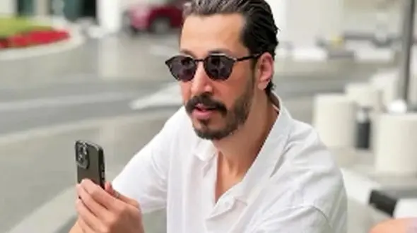 فیلم رونمایی غیرمنتظره بهرام افشاری از خواهر ناتنی‌اش! / خواهرخوانده آقای بازیگر کیست ؟!