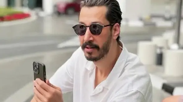 فیلم رونمایی غیرمنتظره بهرام افشاری از خواهر ناتنی‌اش! / خواهرخوانده آقای بازیگر کیست ؟!