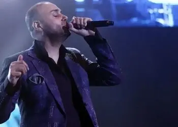 فیلم آواز احساسی/ استحکام صدای حامی تمام سالن رو میخکوب خودش کرده / صداش از اعماق وجودش میاد ...