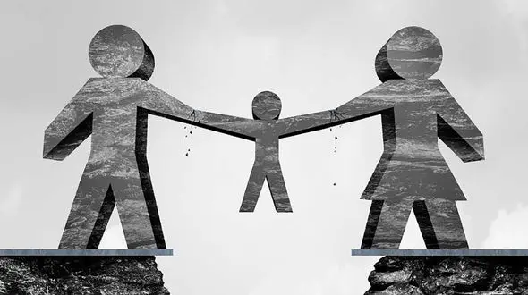 جدال تلخ بر سر کودکی سه‌ساله / پدری که با چشمان اشکبار از گذشته حرف زد