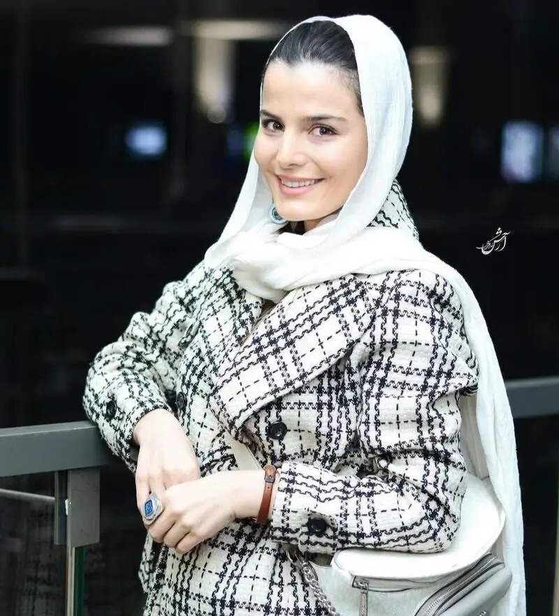 غزاله اکرمی