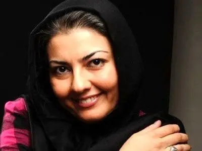 عکس/ شوخی با آناهیتا همتی به سبک علی صادقی در سریال نوستالژیک خانه به دوش/ آخه این دیگه چه حرکتی بود؟