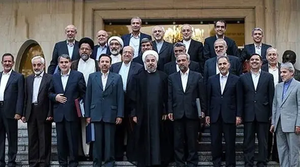 ابقاء ۹ وزیر و تغییر ۸ عضو کابینه/ وضعیت وزیر علوم؛ نامعلوم 