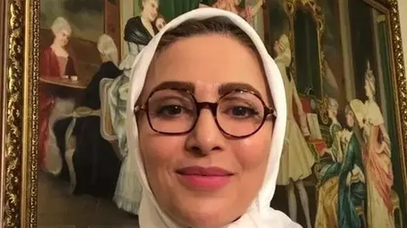 ویدیوی رقص کردی  ژیلا صادقی مجری برنامه خط قرمز صدا و سیما / با شنیدن آهنگ کُردی عنان از کف داد