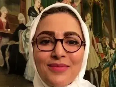 ویدیوی رقص کردی  ژیلا صادقی مجری برنامه خط قرمز صدا و سیما / با شنیدن آهنگ کُردی عنان از کف داد