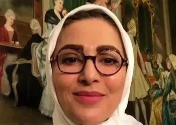 ویدیوی رقص کردی  ژیلا صادقی مجری برنامه خط قرمز صدا و سیما / با شنیدن آهنگ کُردی عنان از کف داد