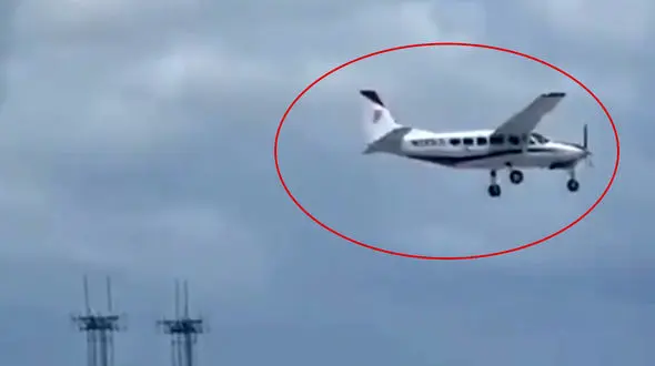 خلبان بیهوش شد و مسافر بی تجربه هواپیما را فرود آورد / پایان وحشت + فیلم