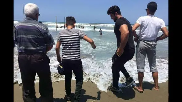 ساحل سرخرود محمودآباد یک قربانی گرفت + عکس 
