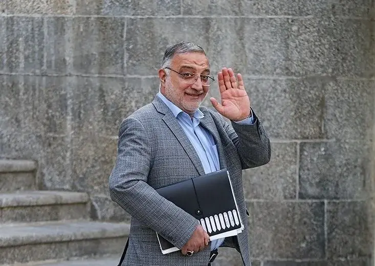 تشویق زاکانی در شورای شهر