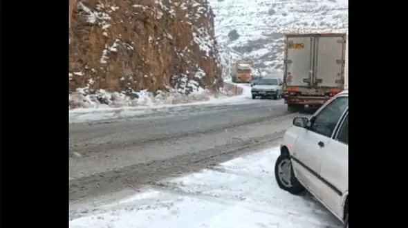 ببینید / تصاویری عجیب از گرفتار شدن خودروها در گردنه تیوان