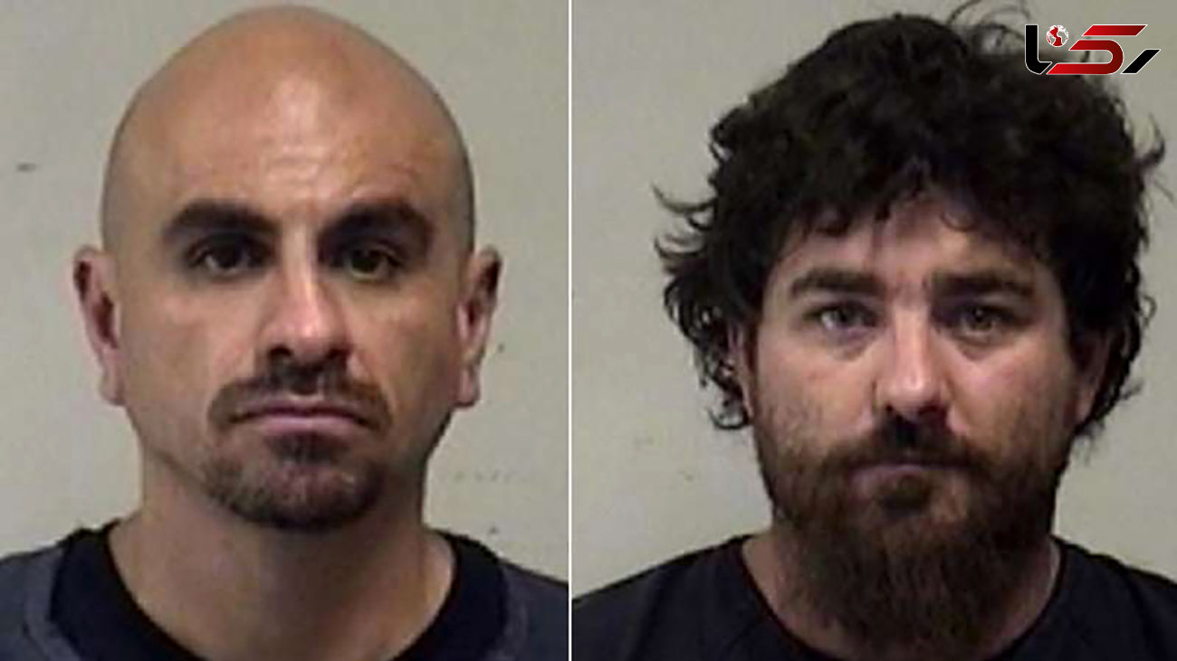 بازداشت دو مرد با انباری از اسلحه + عکس