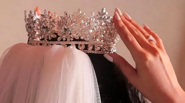 استایل خاص و سنتی زیبا ترین خانم بازیگر مسلمان خاورمیانه / خاص و منحصر به فرد ! 