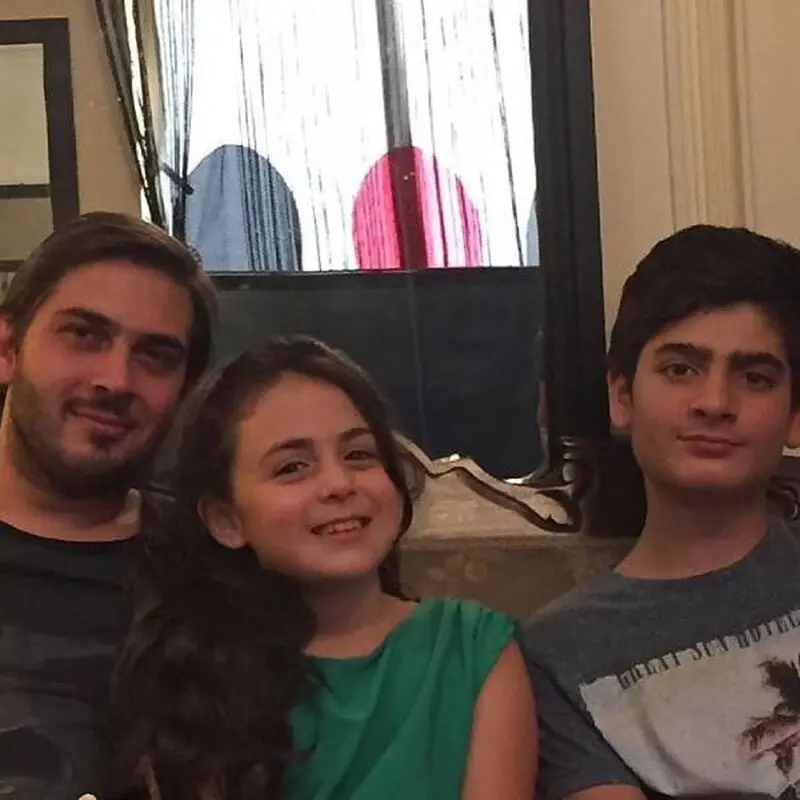 عکسی از رضا گلزار در کنار برادر و خواهرزاده هایش