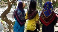 کتک خوردن مادر و دختر چادری توسط 8 دختر بی حجاب ! /  غوغا در اتوبوس !