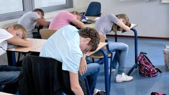 چه ساعتی بهترین زمان شروع کلاس های درس است؟