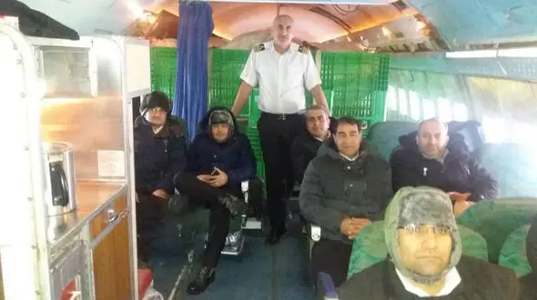 آخرین عکس از شهدای بوئینگ ٧٠٧  قبل از سقوط در فرودگاه کرج