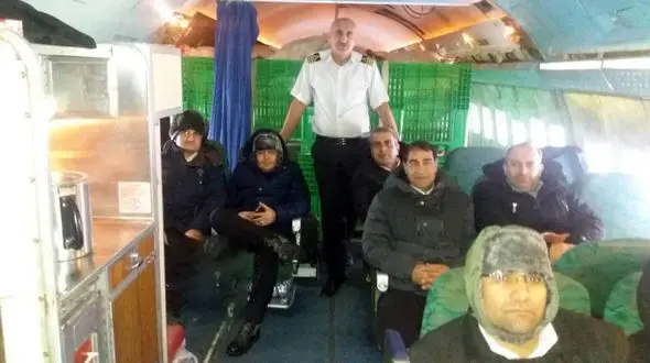 آخرین عکس از شهدای بوئینگ ٧٠٧  قبل از سقوط در فرودگاه کرج