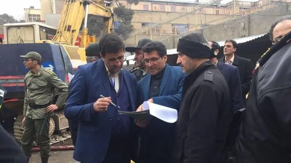 راهکار معاون جنایی دادستان برای گمشدگان فاجعه پلاسکو/تا حالا 6 مرد غیر آتش نشان مفقود شده است