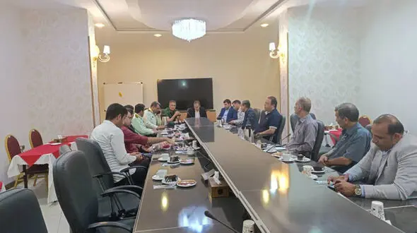 برگزاری نشست هماهنگیِ پیش ازبازی دوتیم صنعت نفت آبادان و پرسپولیس + عکس