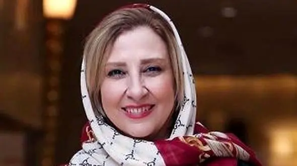 عکس ها / نگاهی به تیپ و استایل عروسی مرجانه گلچین و نعیمه نظام دوست در تالار باشکوه /از عروس خانم زیباتر و خوش پوش ترند ...