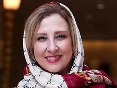 عکس ها / نگاهی به تیپ و استایل عروسی مرجانه گلچین و نعیمه نظام دوست در تالار باشکوه /از عروس خانم زیباتر و خوش پوش ترند ...