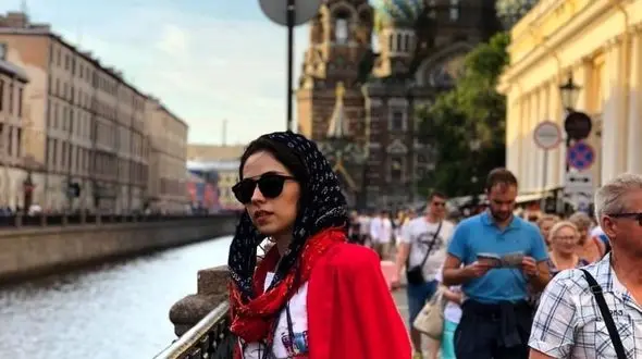 تیپ متفاوت بازیگر زن پایتخت در روسیه +عکس