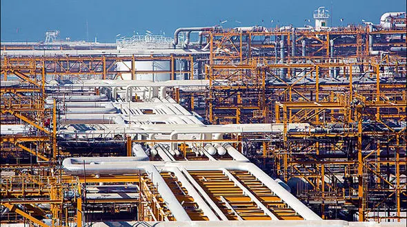  فوری /  انفجار هولناک در پالایشگاه نفت بندرعباس 