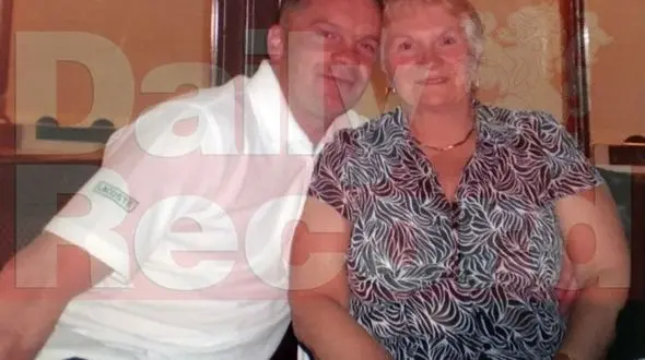 پسری مادرش را به آتش کشید + عکس