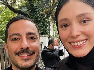 فیلم / دفاع زیبای فرشته حسینی از ایران در مقابل سوال توهین آمیز مجری افغان/ نوید محمد زاده بهش افتخار کرد!